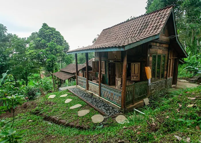 Tepi Sawah & Retreat 2*