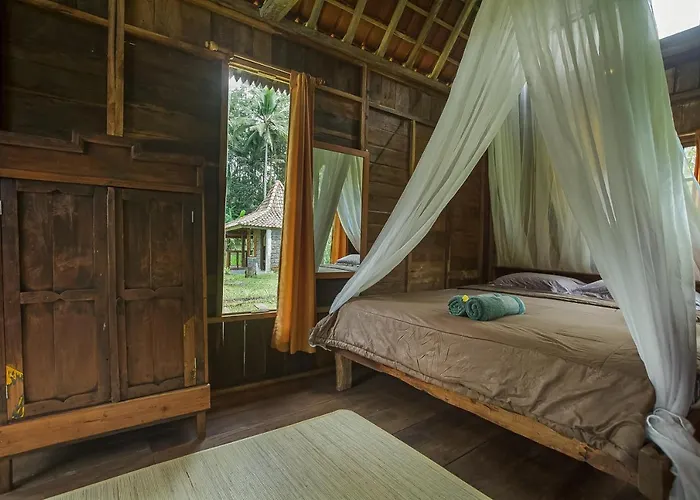 Tepi Sawah & Retreat 2* 贾蒂卢维