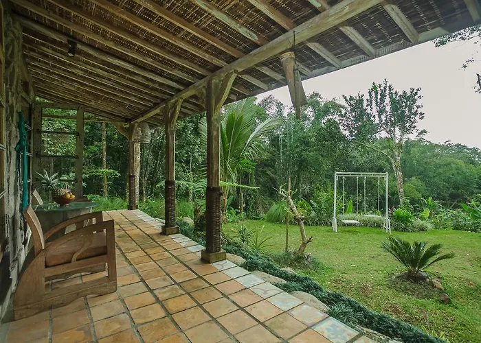 Tepi Sawah & Retreat ホリデーパーク 2*