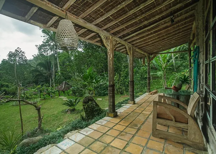 Tepi Sawah & Retreat 贾蒂卢维