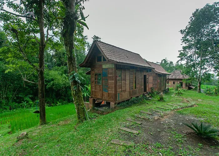 Tepi Sawah & Retreat 2* ジャティルウィ