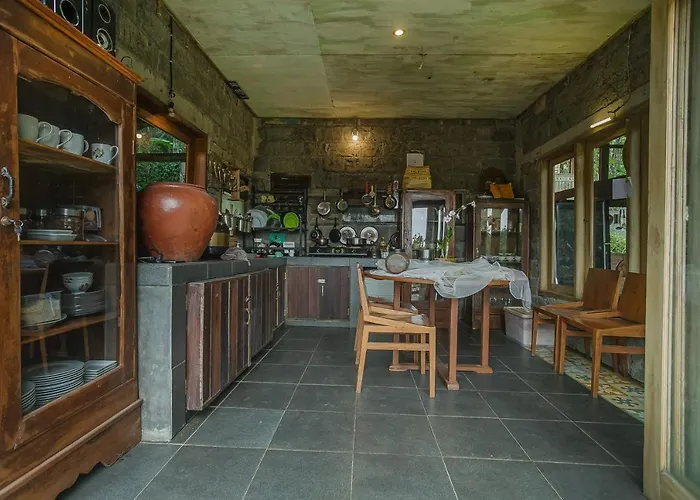 Tepi Sawah & Retreat 假日公园 贾蒂卢维