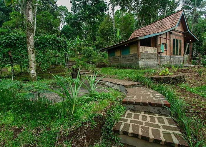 Tepi Sawah & Retreat 2*