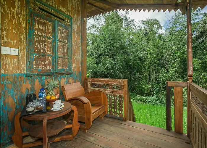 Tepi Sawah & Retreat ジャティルウィ