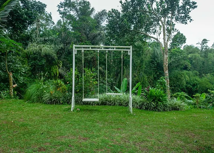 ホリデーパーク Tepi Sawah & Retreat