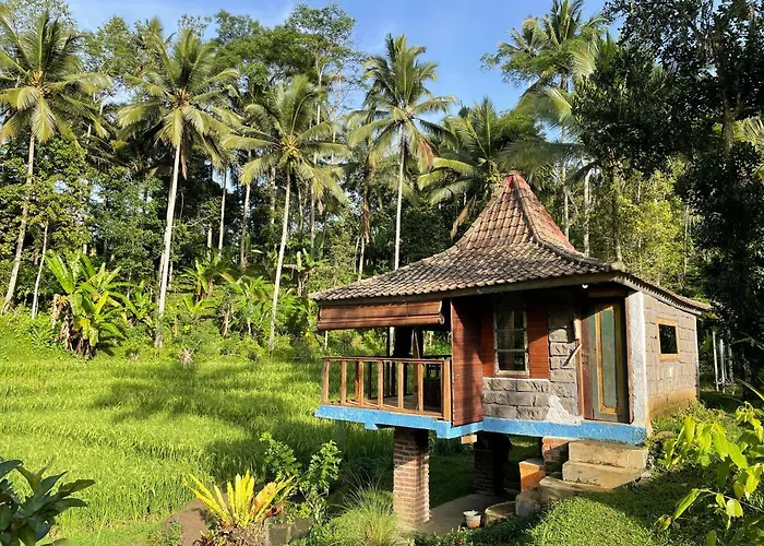 Tepi Sawah & Retreat 2*