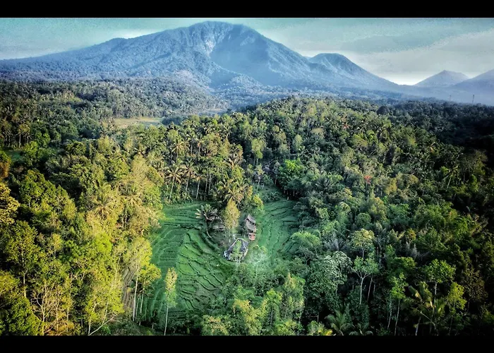 Tepi Sawah & Retreat ホリデーパーク ジャティルウィ